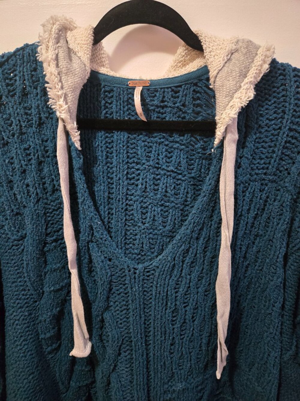 Free People Hooded Chunky Knit Sweater Small Boho Oversized Cable Knit - Picture 3 of 7